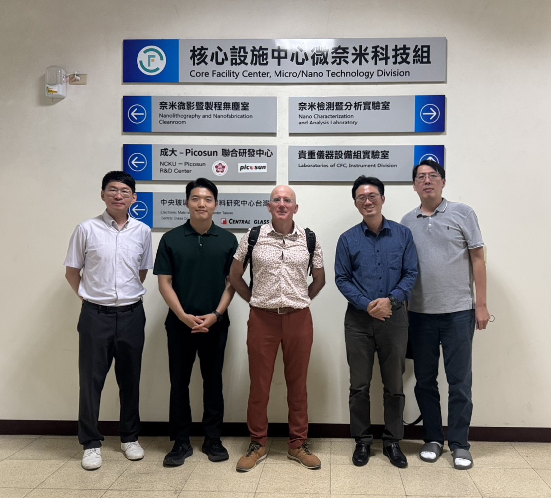 法國國家科學研究中心研究部主任Olivier Lavastre參訪本中心